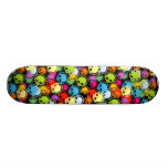 FÄRGRIK DÖSKALLAR MED HÖRLURARCOLLAGE SKATEBOARD DECKS