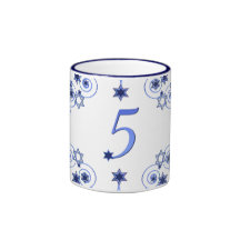 Femte dag av den Hanukkah muggen
