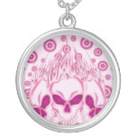 Flammande rosa döskallar halsband