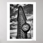 Flatiron byggnad och tar tid på i svartvitt print