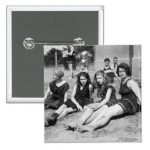 Flickor på stranden, tidiga 1900s nål