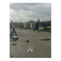 Flod Thames i London England Vykort
