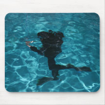 Flytta sig för dykare som är undervattens- musmatta