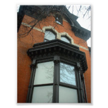 Fönster och Facade av hemmet för buffeltegelstenVi Foto