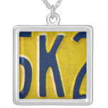 För registreringsskyltvintage för brev K halsband