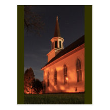 Gammal kyrka på natten vykort