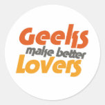 Geeks gör bättre älskare rund klistermärke