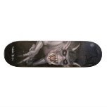 Gigantisk brännmärkt däckSkateboard för plugghäst