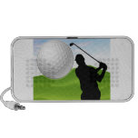 Golfboll som är kommande på dig notebook högtalare