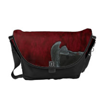 Gotisk ängel på röd sammetmönstermessenger bag