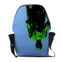 Grön staty messenger bag