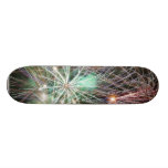 Gröna fyrverkerier på natten skateboard