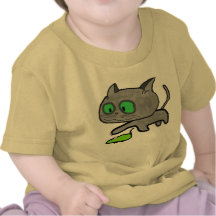 Grönt synad kattunge smiskar på en leksakmus t shirt
