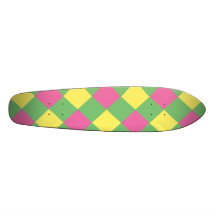 Gul rosa argyle på grönt skateboards