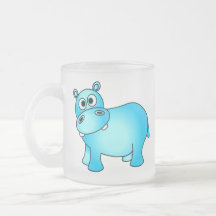 Gullig baby med hjärtfelflodhäst kaffe kopp
