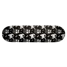 Gullig Skateboard för döskallarmönstersvart