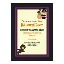 Gulligt Halloween spökat hus och lite häxa Tillkännagivande