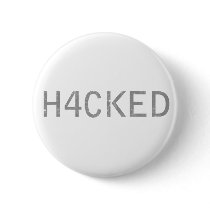 hackat knapp med nål