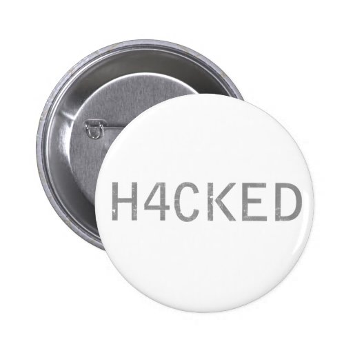 hackat knapp med nål