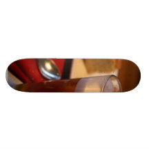 Halv liter av öl med något bröd skateboard deck