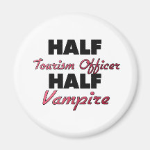Halv turism kommenderar den halva vampyren kylskåpsnagnet