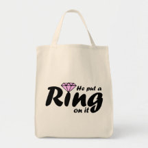 Han satte en ring på den - för att bruden ska vara tote bag