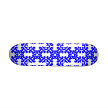 Henne gulliga flickaktigt flickor för stilblått- & skateboard