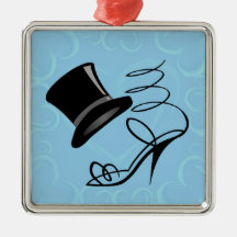 Himmelblåtthjärtor top hat och högklackar julgranskula