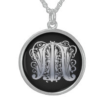 Initial Monogram "silversnöre för M på svart" hals