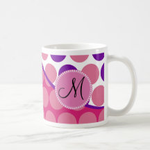 Initial rosa purpurfärgad polka dots för beställni kaffe muggar