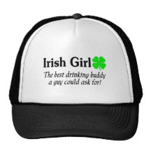 Irländsk flicka den bäst dricka kompisen som en gr trucker keps