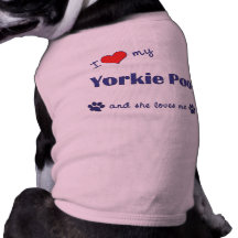 Jag älskar mitt Yorkie bajs (den kvinnliga hunden) T-shirt För Husdjur