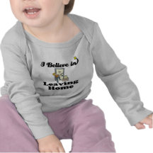jag tror, i att lämna hemmet tee shirts