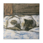 Katt som sovar på en säng vid Claude Monet Kakelplatta Av Kerami