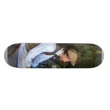 Kolonial man i kök skate deck