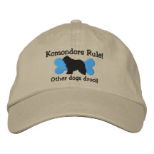 Komondors härskar den broderade hatten