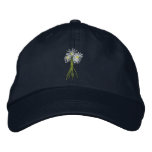 Konstlock: Blommagrupp. Cornish vitMoontusenskönor broderade kepsar