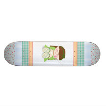 Koppla av! Gullig Kawaii flicka som kopplar av med Skateboard Decks