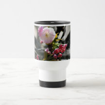 Körsbärblommar och menande kaffe mugg