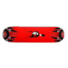 Krig målar skateboarden