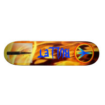Kulan avfyrar skate board
