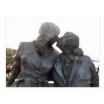 Kyssande staty vykort