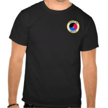 lappa på svart t-shirt