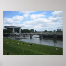 Låsa i en holländsk kanal posters
