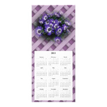 Lila blommor ringer och calendar kortet anpassade rackkort
