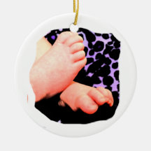 Lite babyfot, purpurfärgad Leopardbakgrund Julgransdekoration