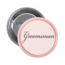Ljusa kolgrått - den rosa groomsmanen knäppas knapp