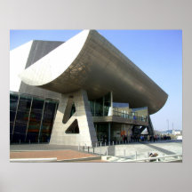 Lowry centrerar affischer