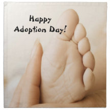 Lycklig servett för fot för adoptiondagbaby