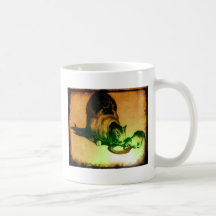 Mammor och kattunge som festar konstverk kaffe koppar